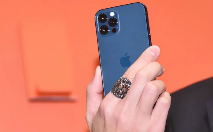抚宁苹果手机维修分享iPhone12系列重启方法教程 